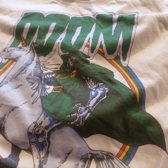 Mighty Fine White  Women’s Colorful Graphic Tee szL NWOT - Picture 2 of 9